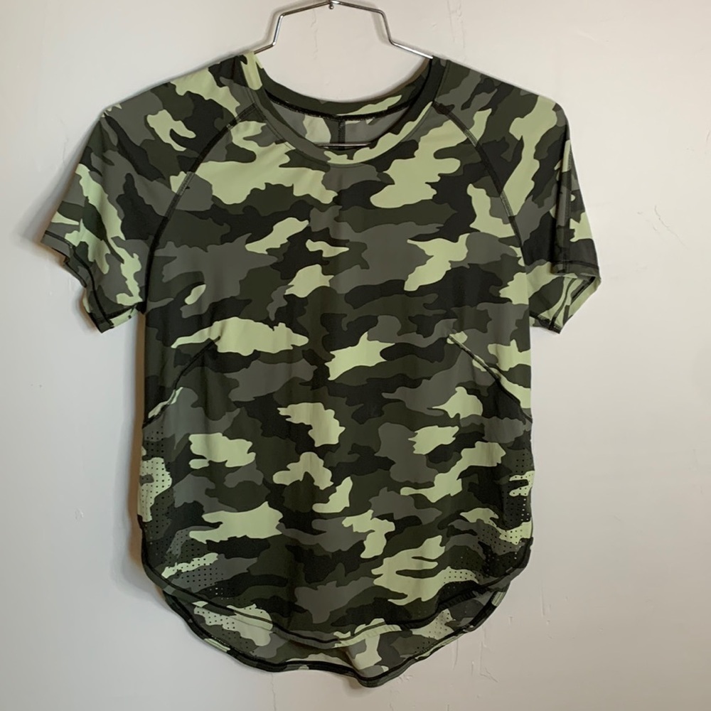 Lululemon UVP Run Short Sleeve Camo Top​​​​​​ - Picture 3 of 8